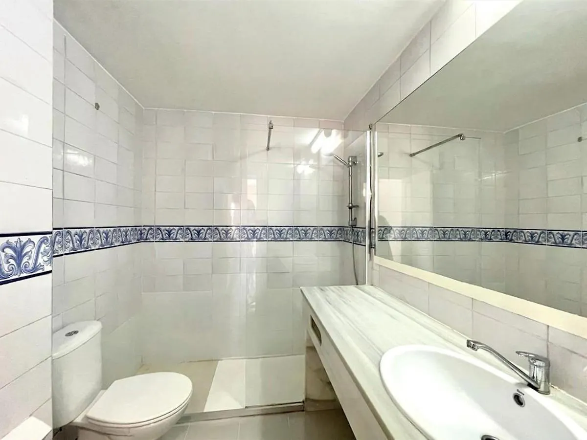 Beautiful Apartment In Roquetas De Mar With Shared Pool