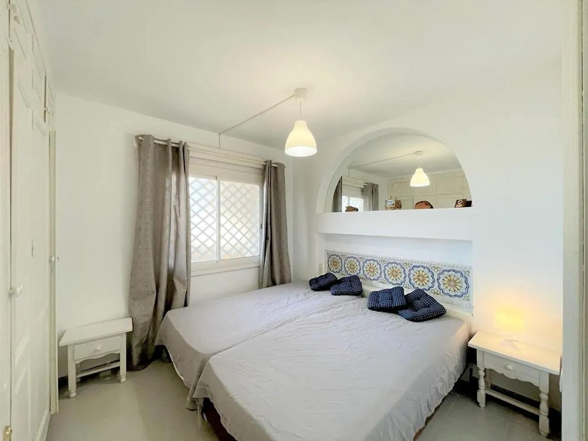 Beautiful Apartment In Roquetas De Mar With Shared Pool