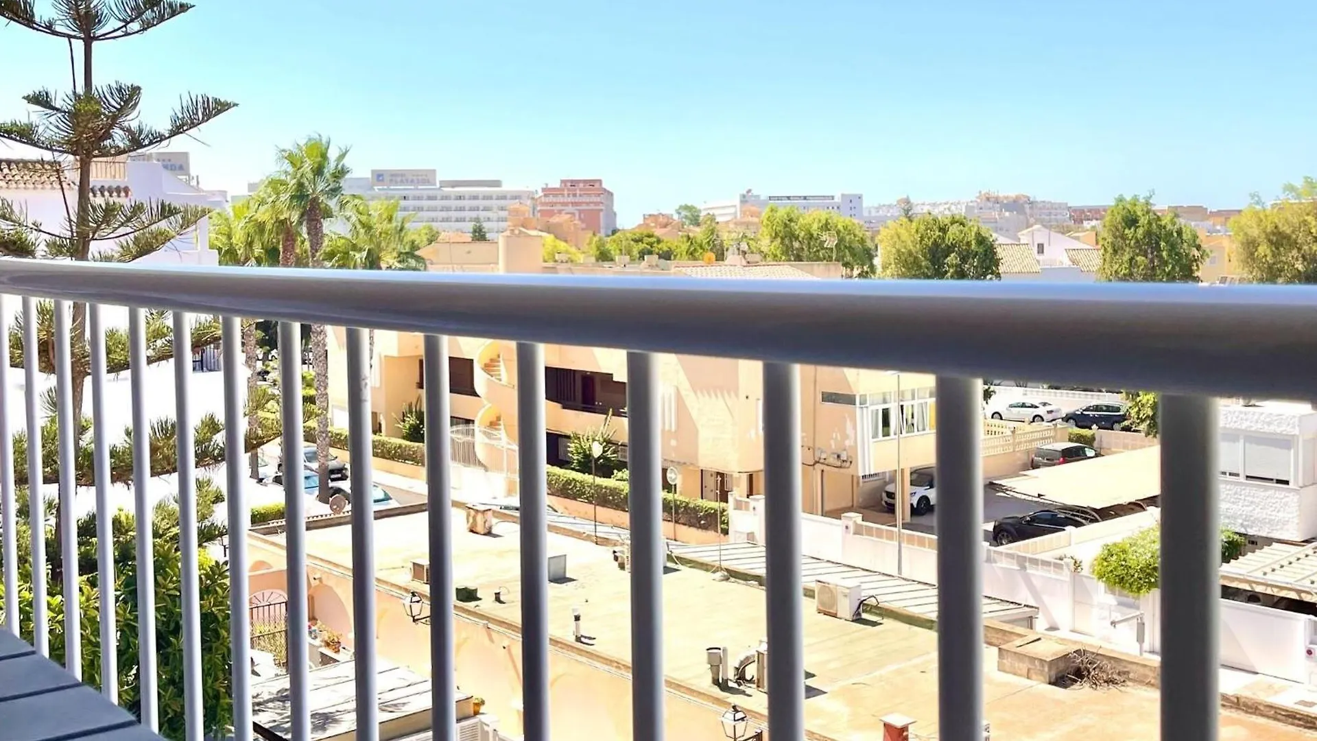 Beautiful Apartment In Roquetas De Mar With Shared Pool