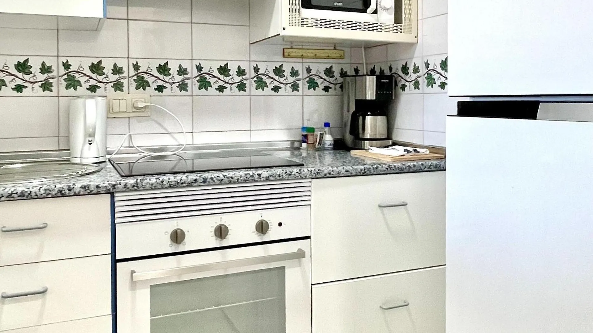 Beautiful Apartment In Roquetas De Mar With Shared Pool