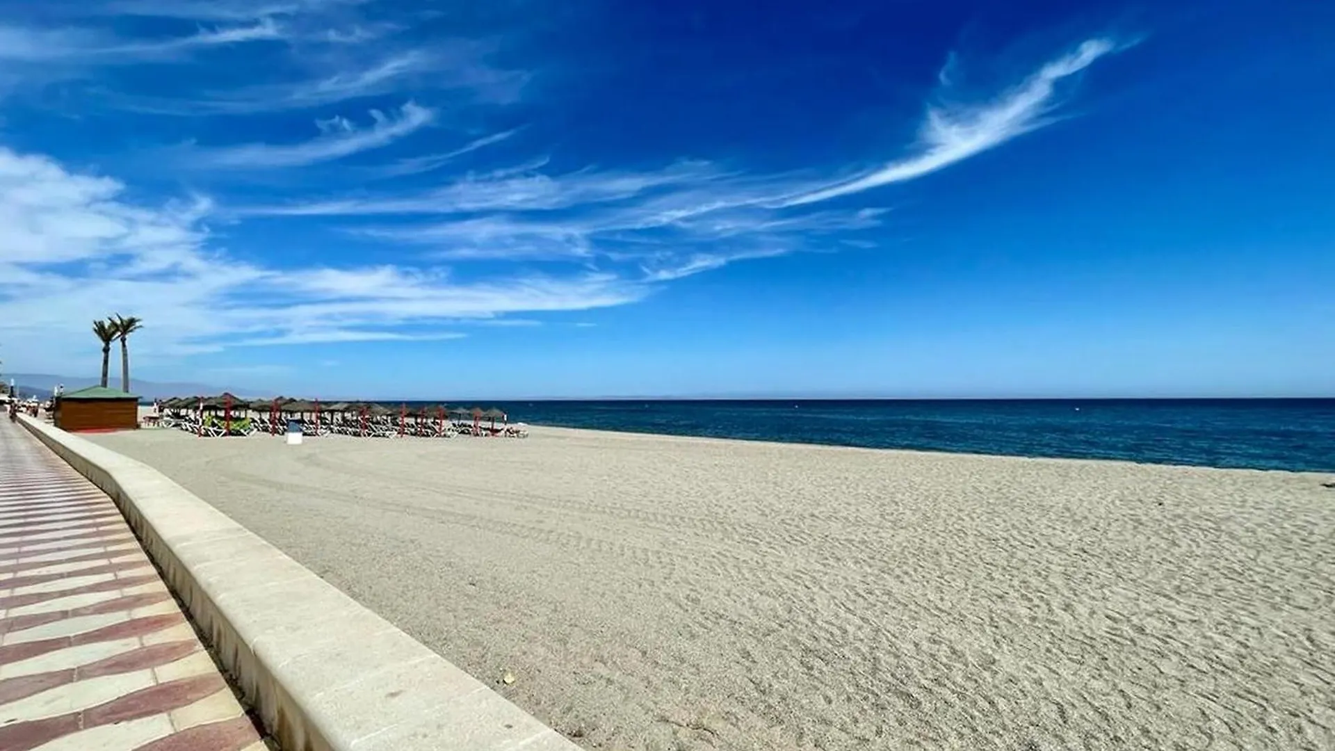 Beautiful Apartment In Roquetas De Mar With Shared Pool