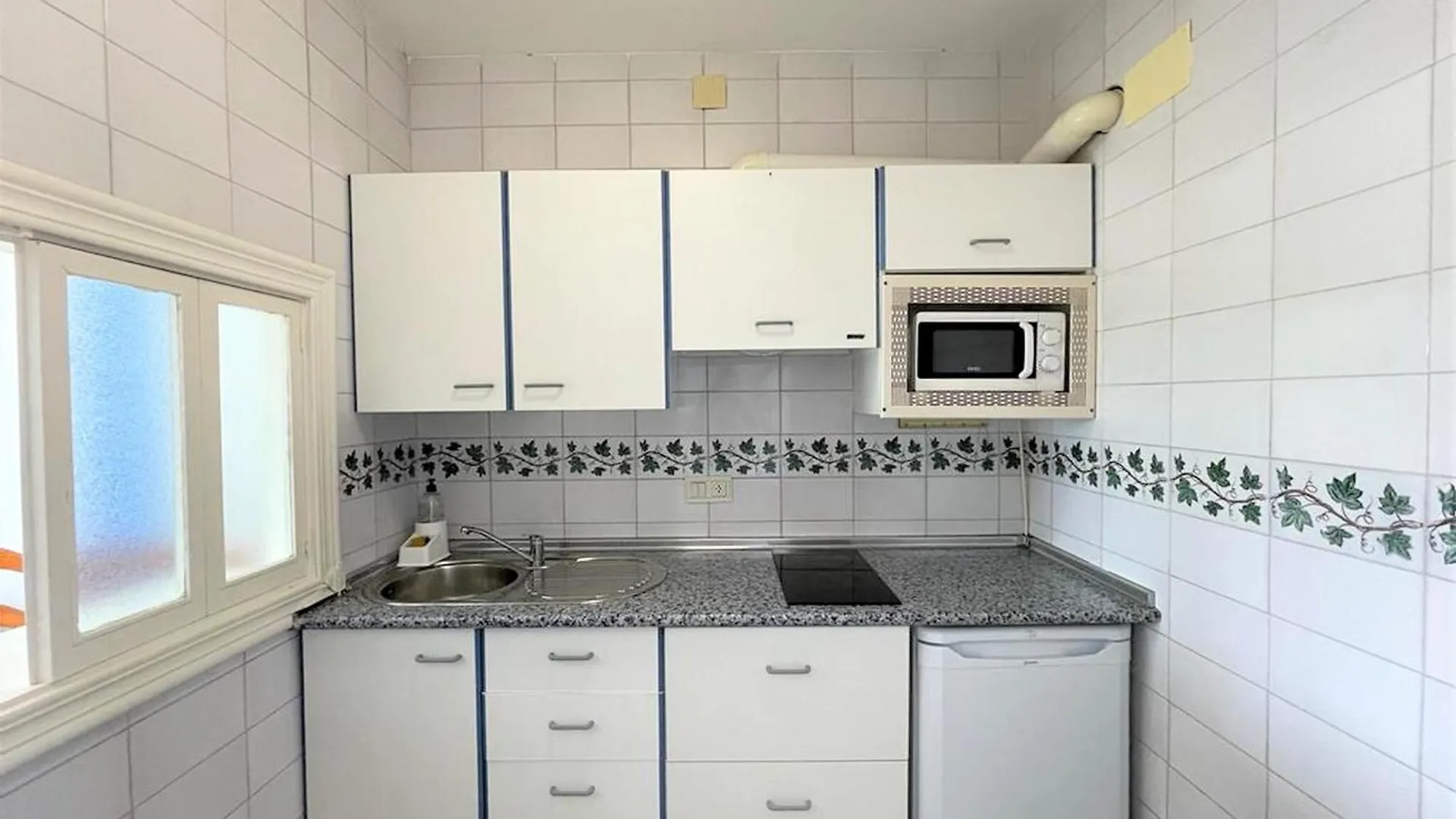 Beautiful Apartment In Roquetas De Mar With Shared Pool 0*,